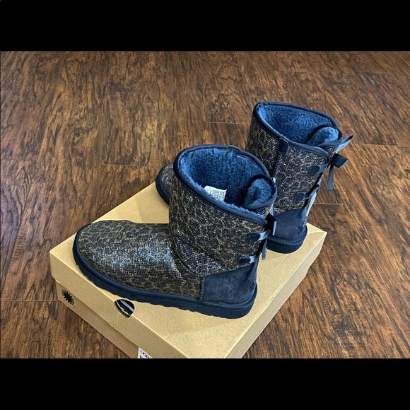 Ugg Australia Navy Cheetah Print Bailey Bow - Picture 4 of 4